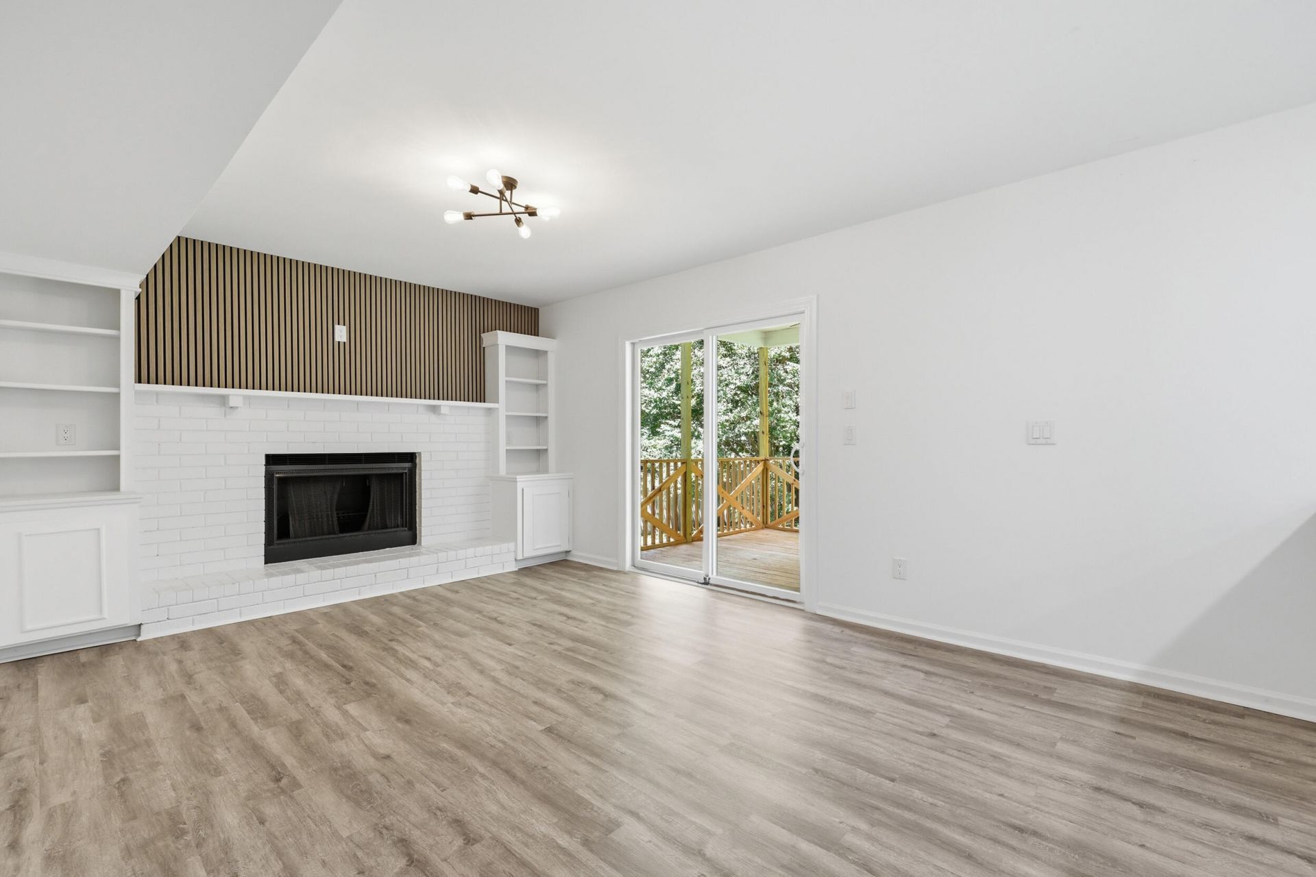 222 Basswood Avenue Photo 8