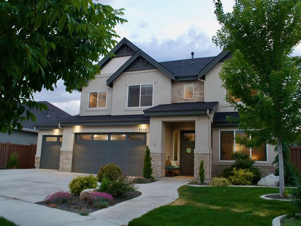 5899 N Levenham Ave, Meridian, ID 83646
