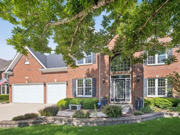 2442 Bird Lane, Batavia, IL 60510