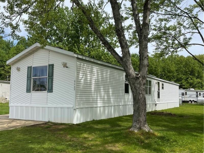 6409 Amanda Lane, Ravenna, OH 44266 Photo 2
