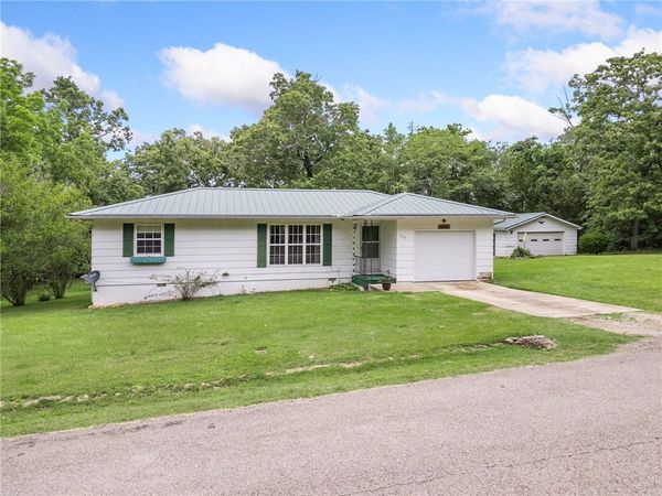 523 W Pine Street , Diamond City, AR 72630