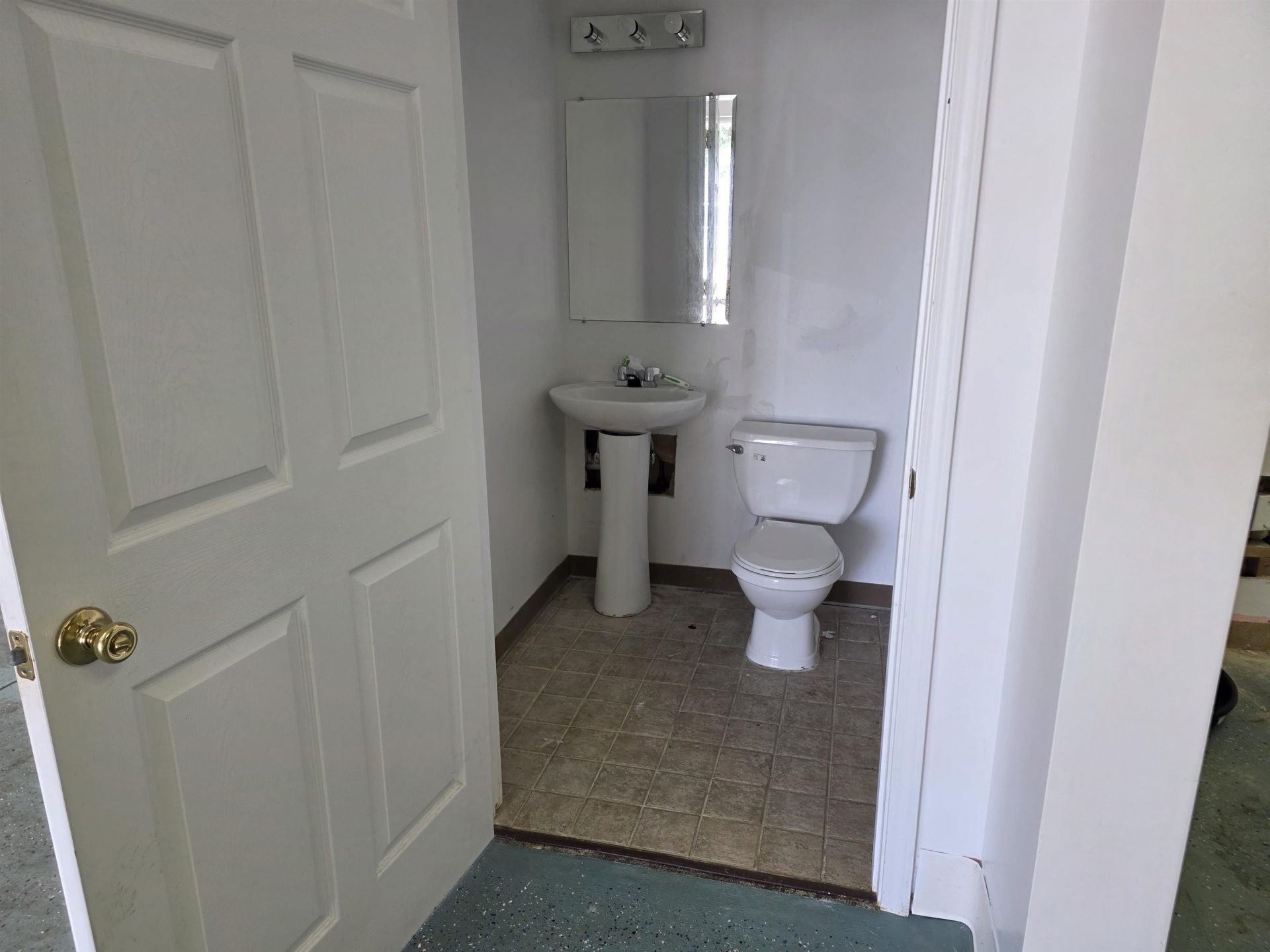 209 Waltrip St.  Photo 6