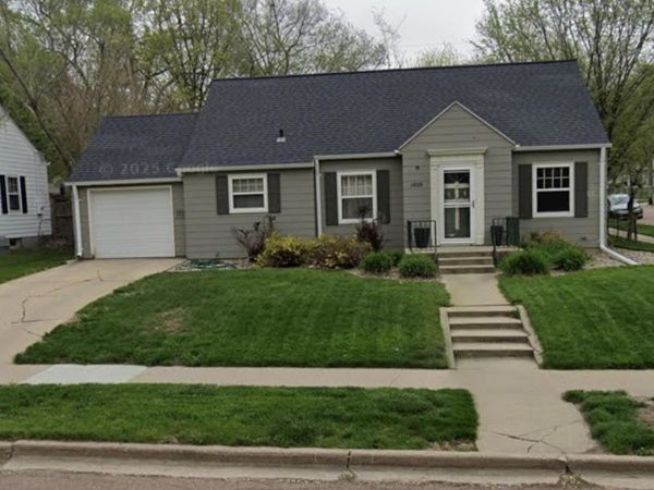 1928 S 4th Ave, Sioux Falls, SD 57105