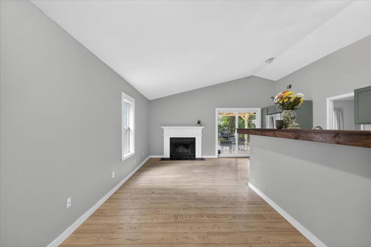 160 Mickler Drive Photo 8