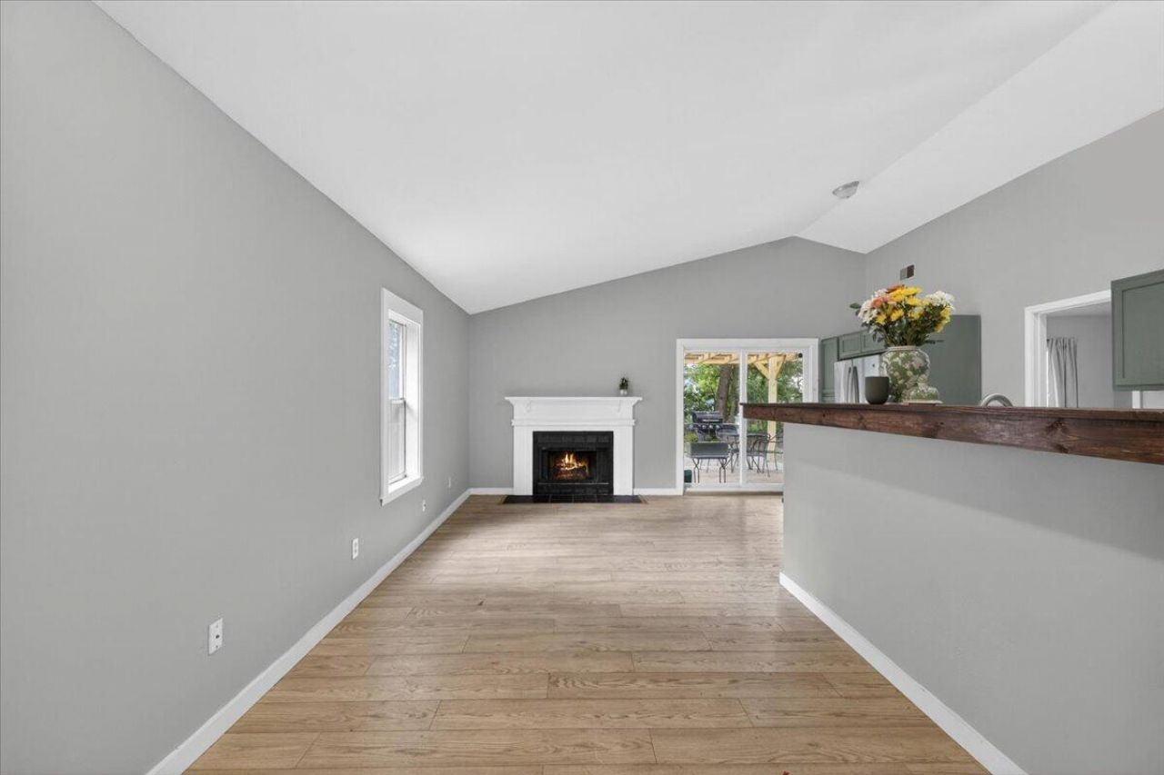 160 Mickler Drive Photo 9