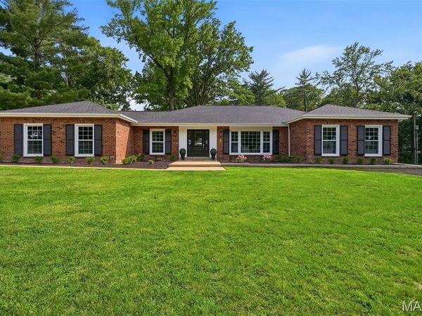 358 Gascony Way, Warson Woods, MO 63122