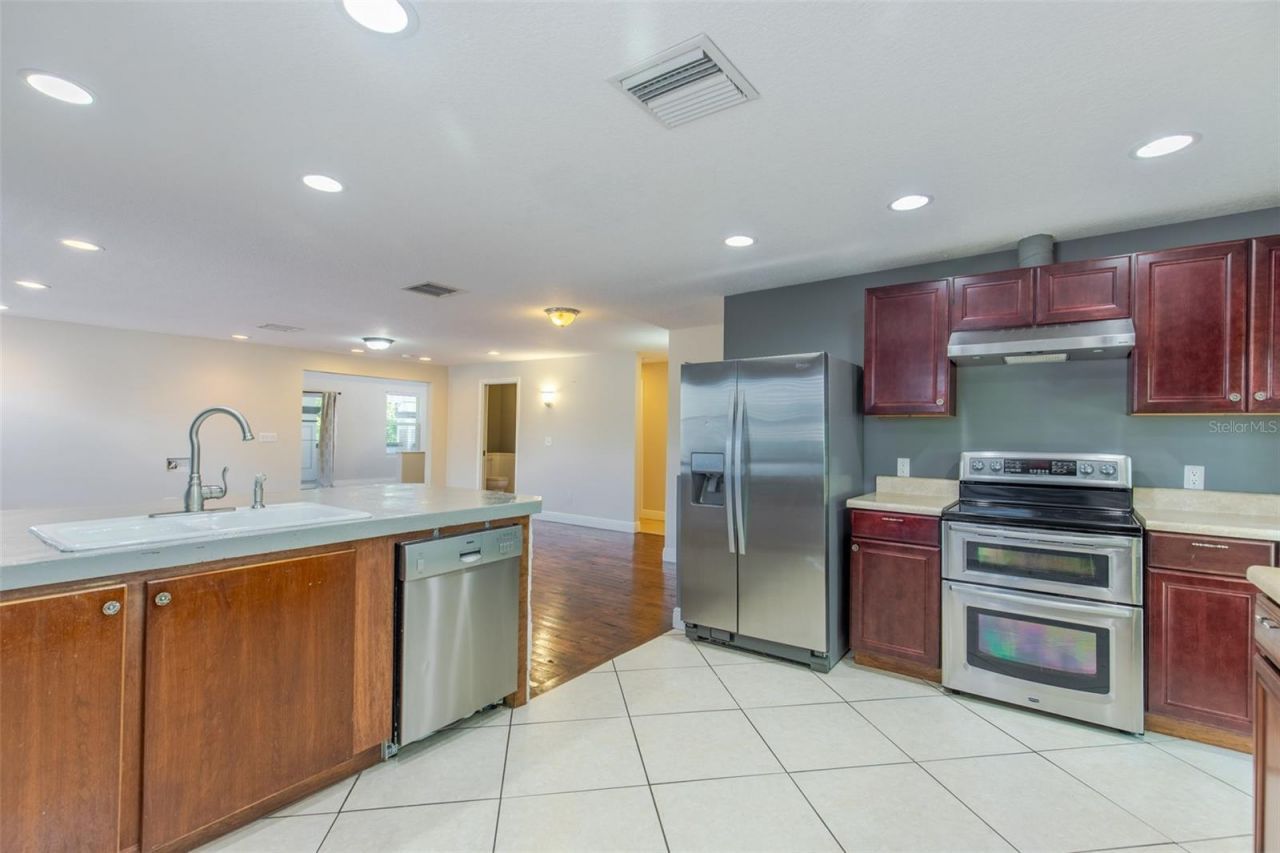 802 8th Street N, Unit 802, Saint Petersburg, FL 33701 Photo