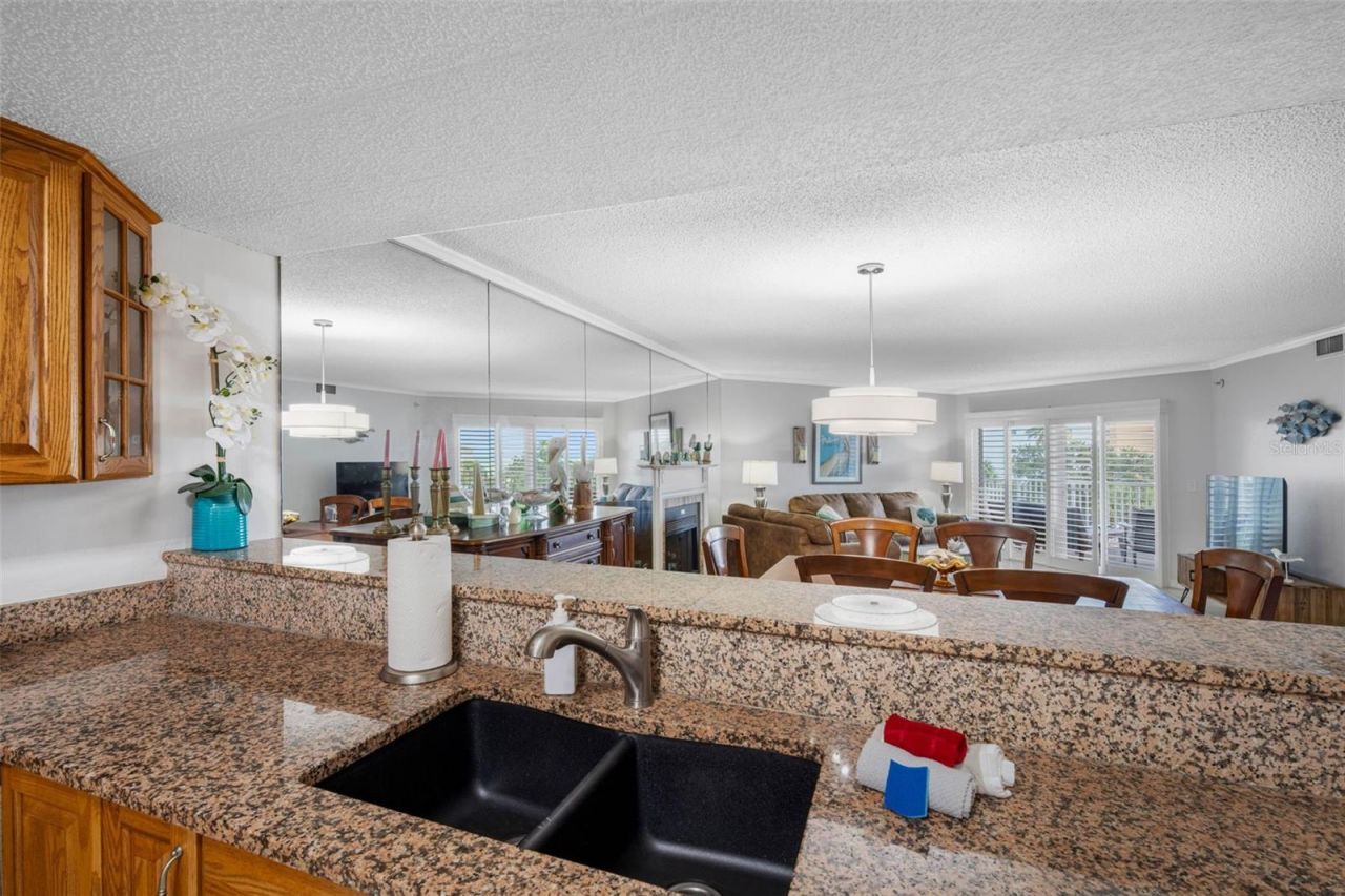 18400 Gulf Boulevard, Unit 1301, Indian Shores, FL 33785 Photo