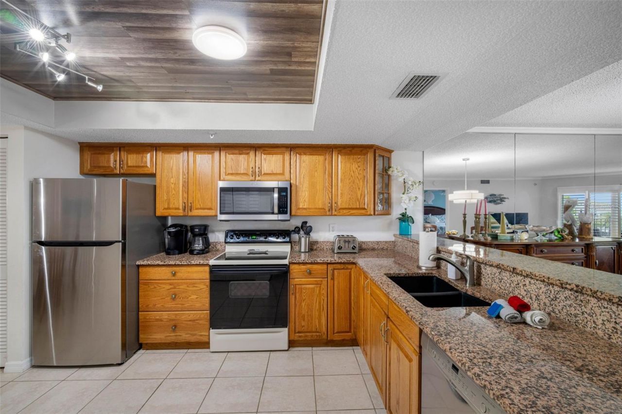 18400 Gulf Boulevard, Unit 1301, Indian Shores, FL 33785 Photo