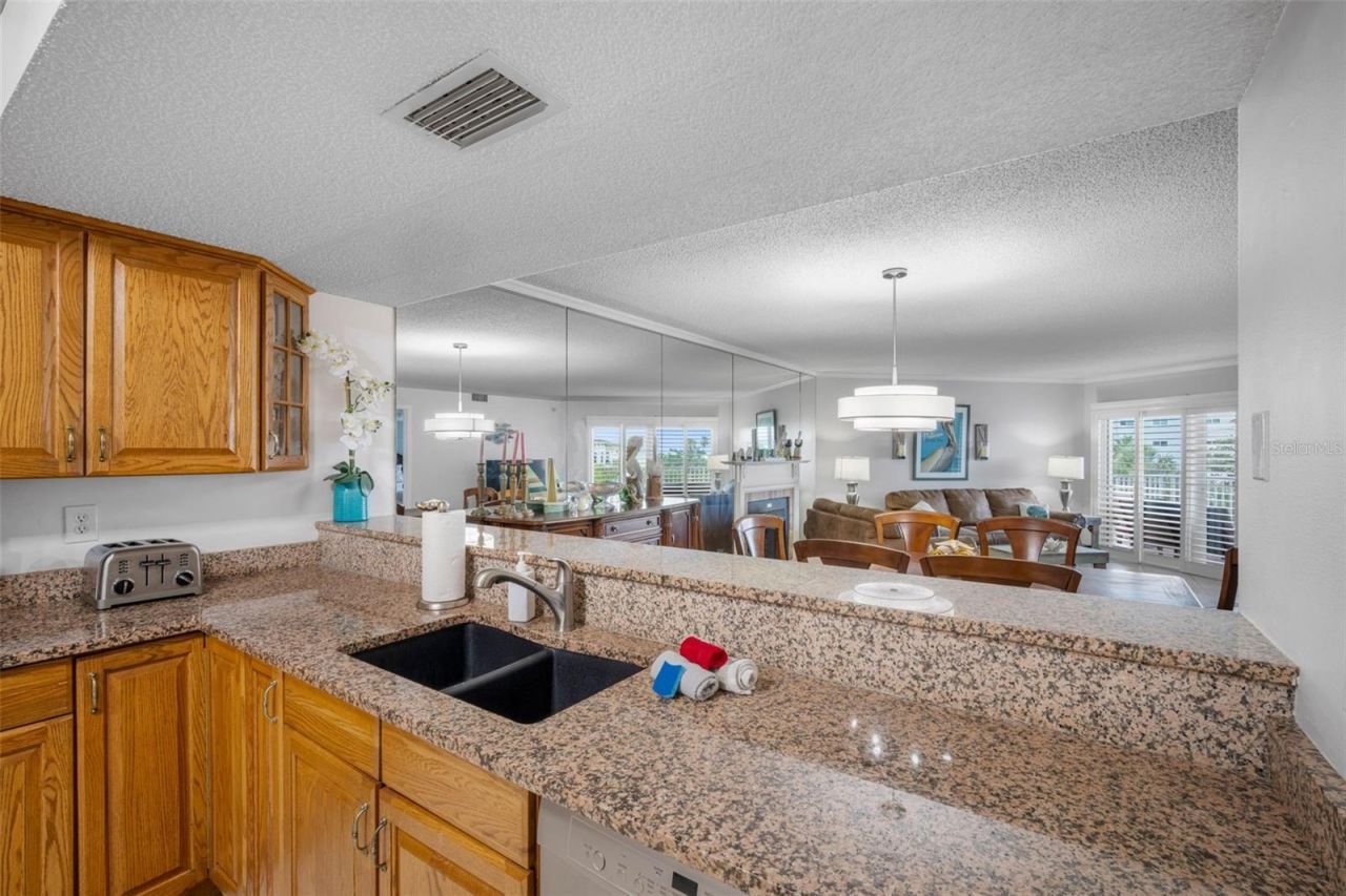18400 Gulf Boulevard, Unit 1301, Indian Shores, FL 33785 Photo