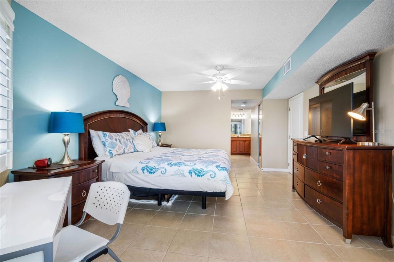18400 Gulf Boulevard, Unit 1301, Indian Shores, FL 33785 Photo