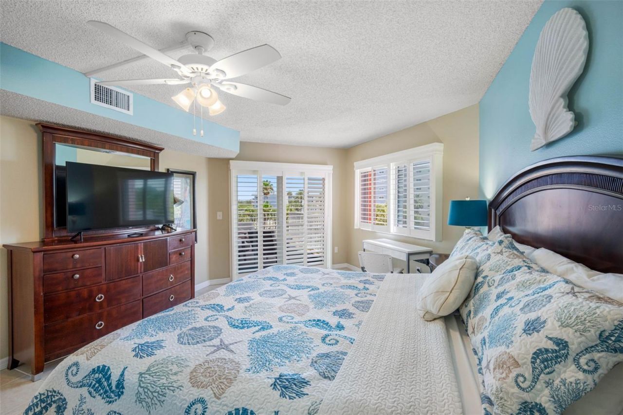 18400 Gulf Boulevard, Unit 1301, Indian Shores, FL 33785 Photo