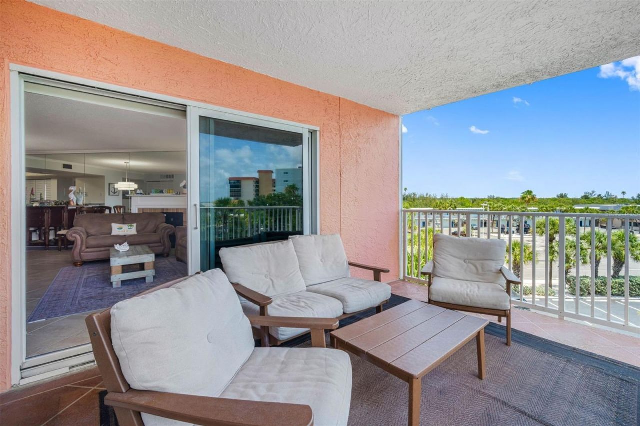 18400 Gulf Boulevard, Unit 1301, Indian Shores, FL 33785 Photo