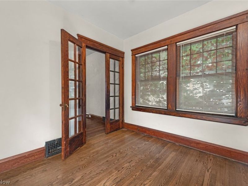 15242 Lake Shore Boulevard, Cleveland, OH 44110 Photo 21