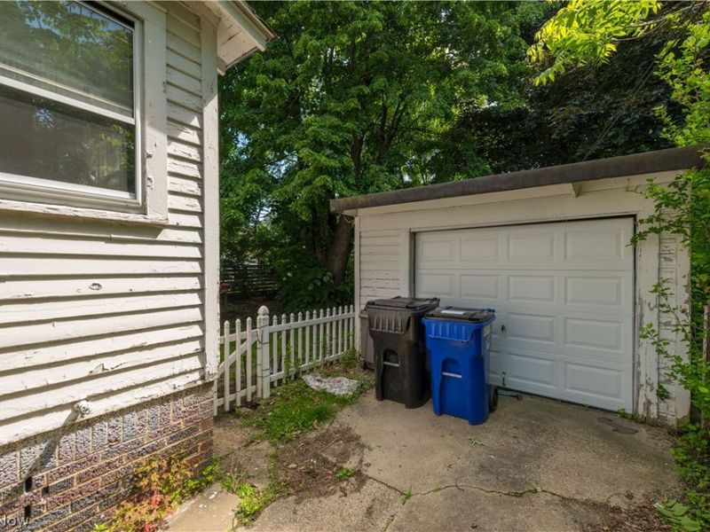 15242 Lake Shore Boulevard, Cleveland, OH 44110 Photo 35