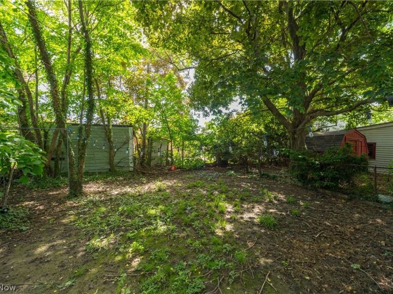 15242 Lake Shore Boulevard, Cleveland, OH 44110 Photo 36