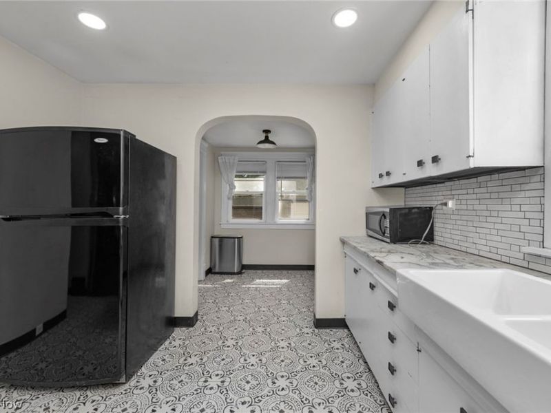 15242 Lake Shore Boulevard, Cleveland, OH 44110 Photo 4