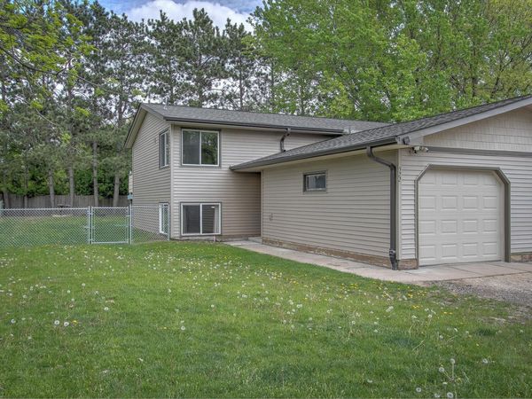 522 Calhoun Place, Cambridge, MN 55008