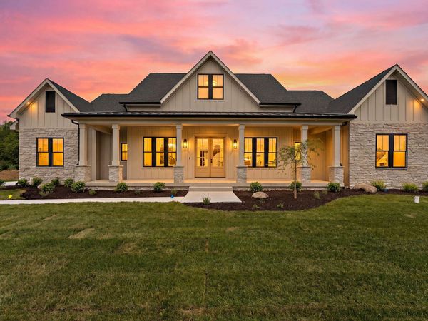 493 Stonebridge Pkwy , Valparaiso, IN 46383