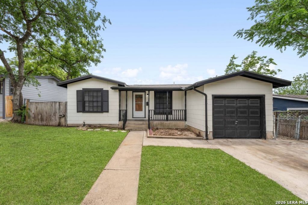 310 Sumner Dr, San Antonio, TX 78209 Main Photo
