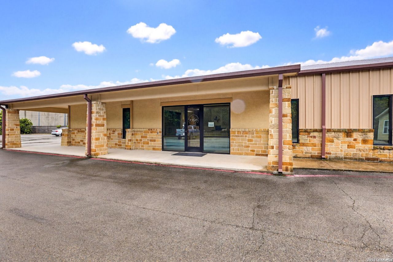 11550 N North Loop Rd, San Antonio, TX 78216 Main Photo