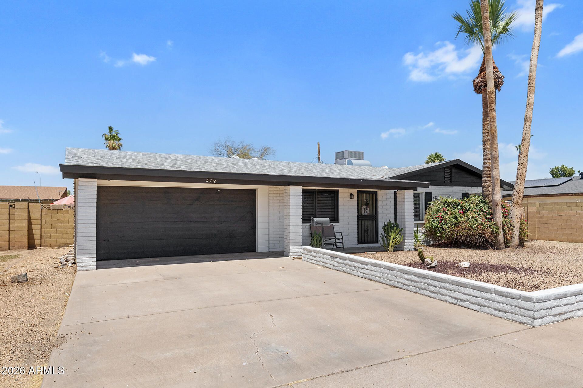3710 W Caron Street, Phoenix, AZ 85051 Main Photo