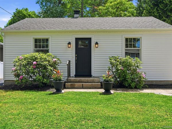 192 Iceland Drive , South Huntington, NY 11746
