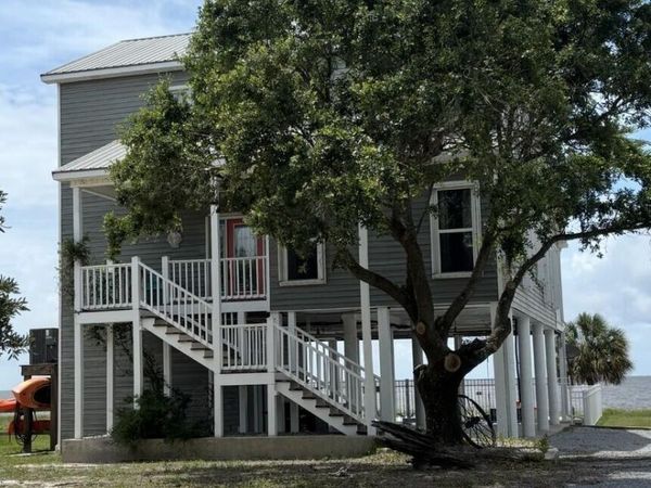 7613 Belle Fontaine Drive, Ocean Springs, MS 39564