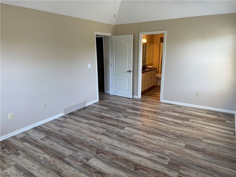 23413 Grist Mill Court, Unit 4, Olmsted Falls, OH 44138 Photo 14