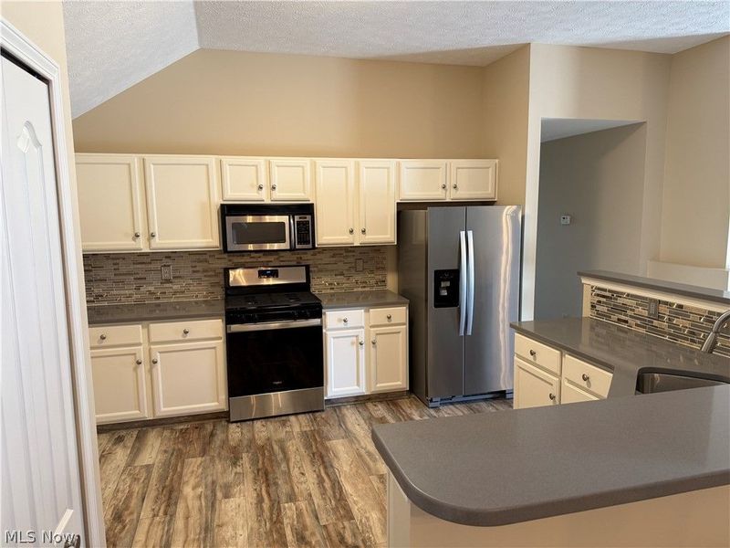 23413 Grist Mill Court, Unit 4, Olmsted Falls, OH 44138 Photo 2