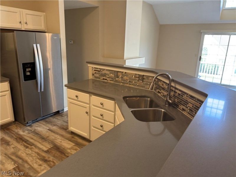 23413 Grist Mill Court, Unit 4, Olmsted Falls, OH 44138 Photo 3
