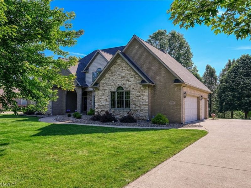 4966 Abbey Church Avenue NW, Canton, OH 44718 Photo 2