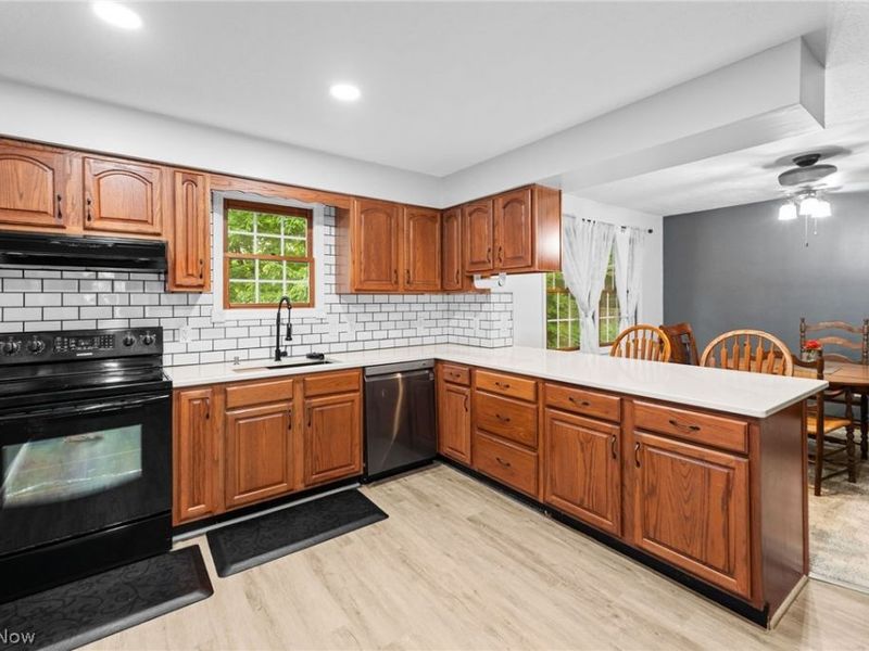 44 Navajo Trail, Malvern, OH 44644 Photo 5