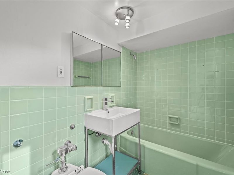 13800 Shaker Boulevard, Unit 602, Cleveland, OH 44120 Photo 23
