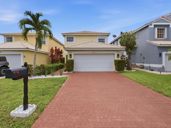 9768 NW 1st Manor, Coral Springs, FL 33071