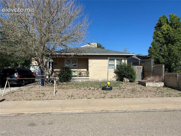 612 Floyd Lane, Pueblo, CO 81005