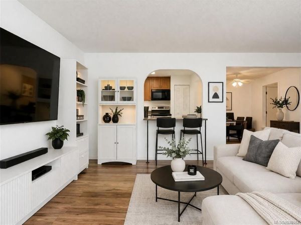 1005 McKenzie Ave , Unit #302, Saanich, BC V8X 4A9