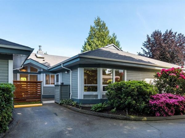 3221 Wordsworth St , Unit #4, Saanich, BC V8P 4B7