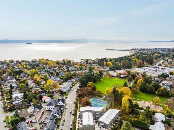 1720 Fairfield Rd, Unit #105, Victoria, BC V8S 1G3