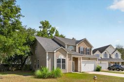 215 Evesham Drive photo 4