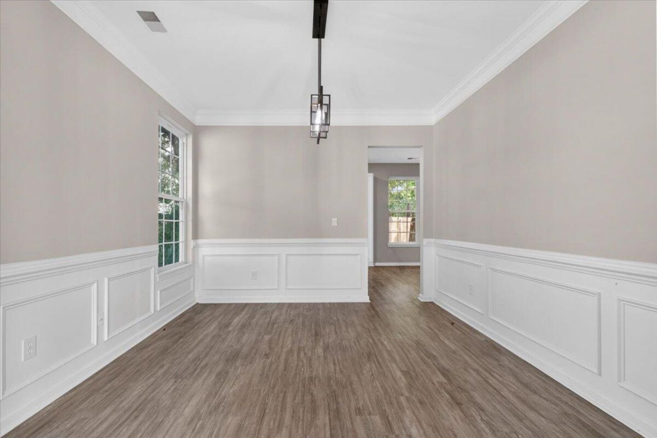 215 Evesham Drive Photo 20