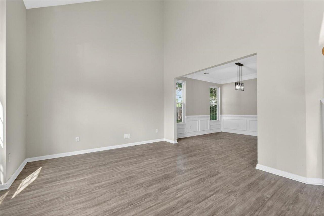 215 Evesham Drive Photo 23
