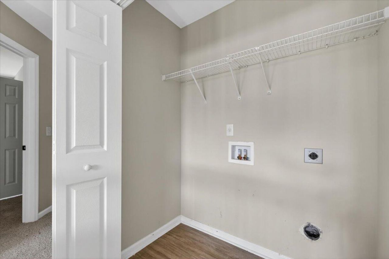 215 Evesham Drive Photo 35