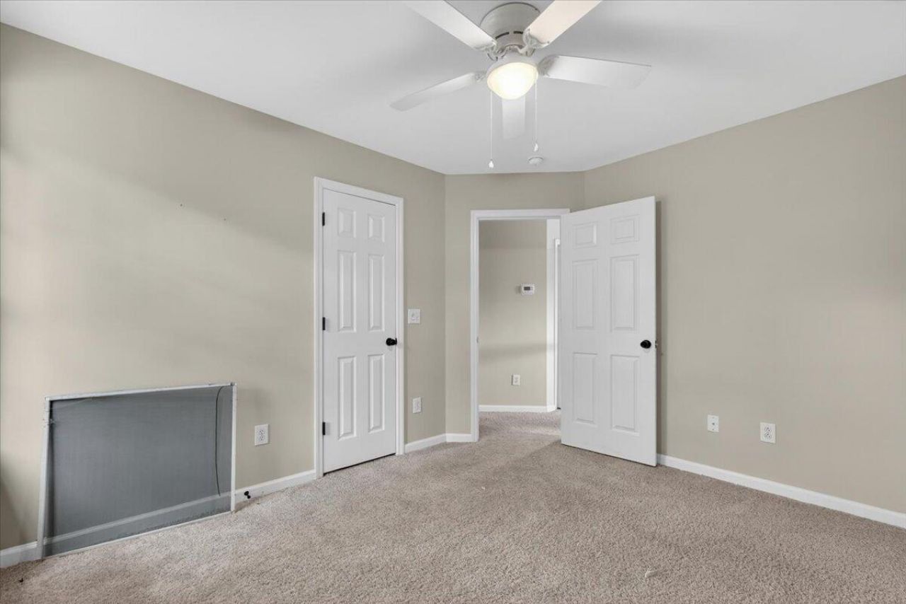 215 Evesham Drive Photo 37