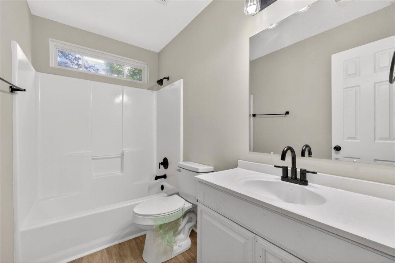 215 Evesham Drive Photo 39