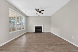 215 Evesham Drive photo 4