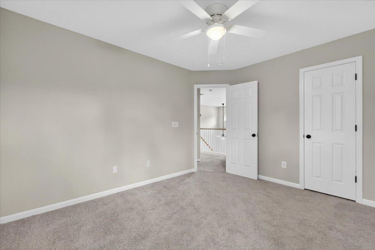215 Evesham Drive Photo 40