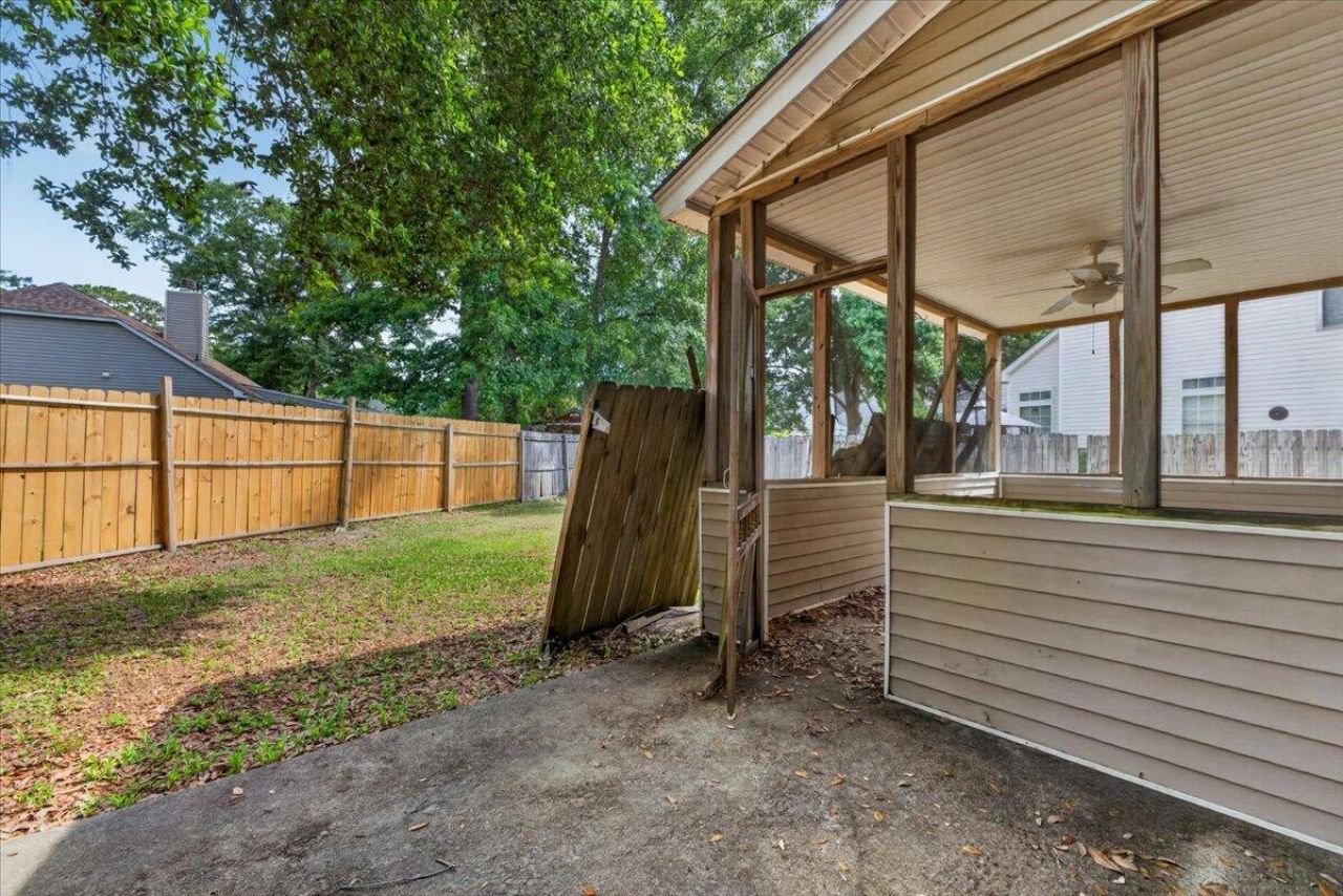 215 Evesham Drive Photo 44