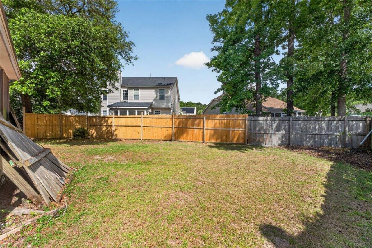 215 Evesham Drive Photo 49