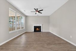 215 Evesham Drive photo 4